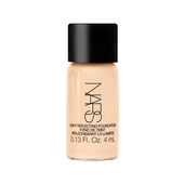 ライトリフレクティング ファンデーション 02166　MONT BLANC