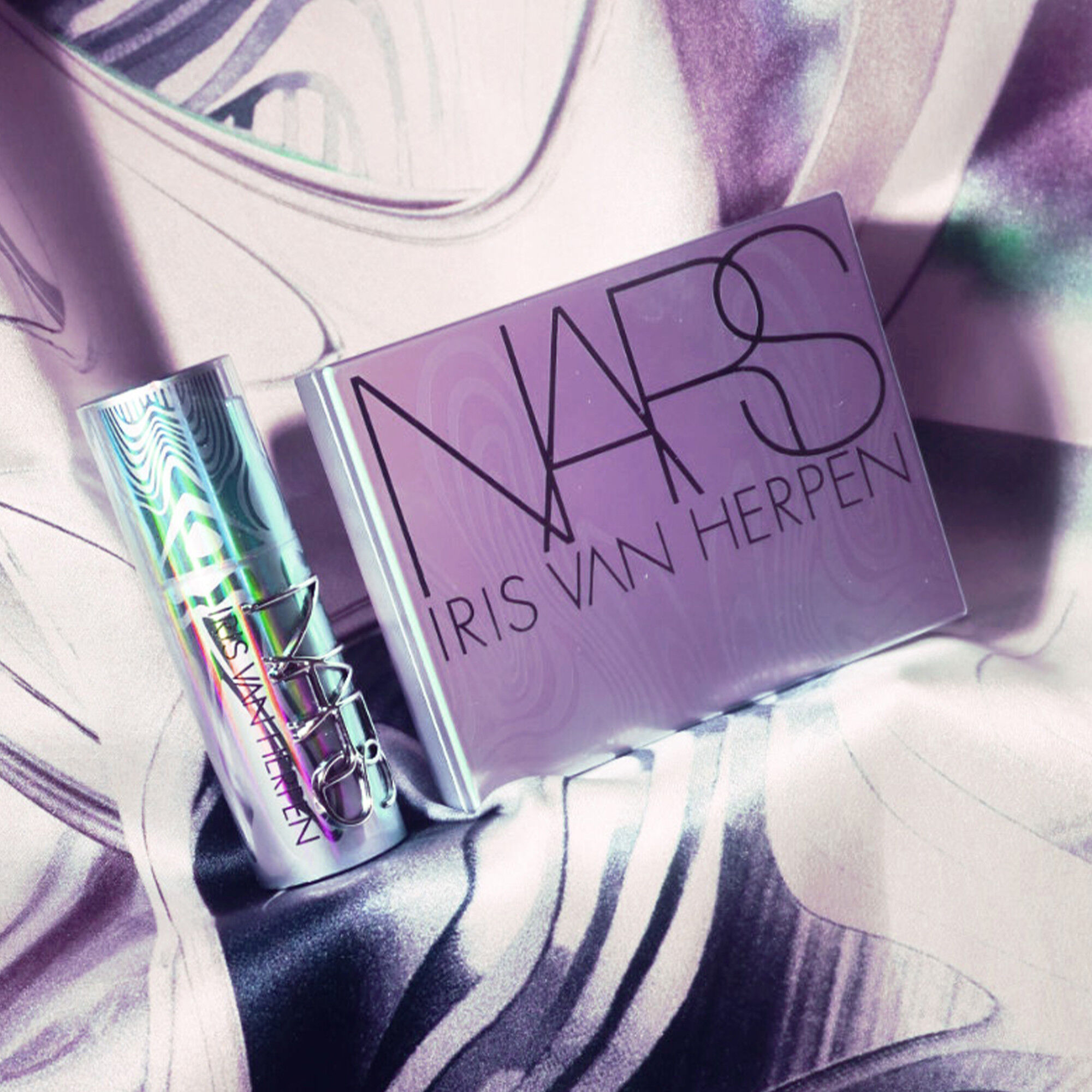 NARS ライトリフレクティングプリズマティックパウダー04454 ライトリフレクティング プリズマティックパウダー 04454